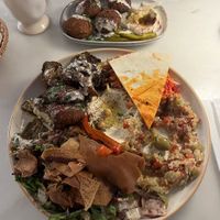 Vegan Chef‘s Plate and extra Falafell  at Pois Chiche in Brussels