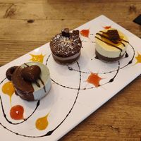 Trio of raw cheesecakes at gesund & süß in Cologne