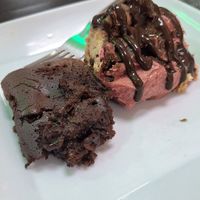 Brownie com sorvete at Espaço VHMOR in Sao Paulo