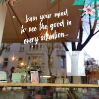Positive vibes and friendly service at Lina's Coffee in Dusseldorf
