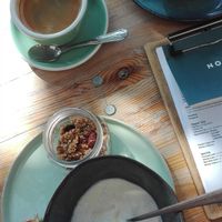 'Bircher müsli' and 'soja-kokosyoghurt' at Lina's Coffee in Dusseldorf