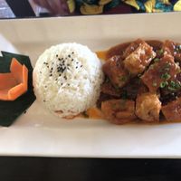 Sriracha tofu on rice (has honey) at Kawin's Kitchen in Koh Samui