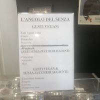 Gusti veg e senza zucchero at Gelatomania in Trento
