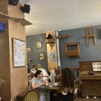 Frans kattencafe   at Le Cafe des Chats in Paris