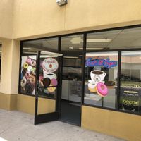 Store Front at Missy's Cupcakes in Ventura