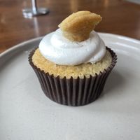 Banana pudding cupcakee  at SweetArt in St Louis