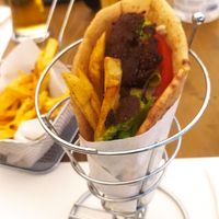 Pita con polpette di zucchine at Let's Vegan in Crete