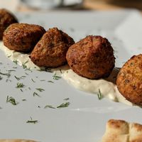 Tomato balls with tzatziki at Let's Vegan in Crete