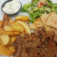 VEGAN GYROS WITH PITA AND TZATZIKI at Let's Vegan in Crete