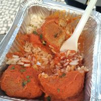 Albóndigas con tomate at Las Niñas Veganas in Cadiz