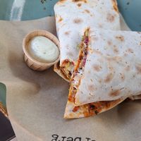 Turkse pizza met vegan shoarma at De Herberg in Middelburg