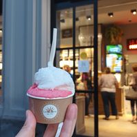 Strawberry and lemon in a small cup at Gelateria La Romana - Viale Col di Lana in Milan