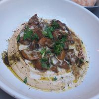 Hummus setas at Kukla in Valencia