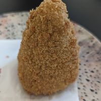 coxinha de frango vegetal com cream cheese de tofu at Modesta Vegana Mercado in Porto Alegre