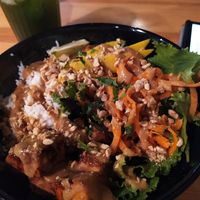 Thai bowl at Kind Kitchen in Porto