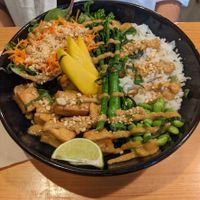 Thai bowl at Kind Kitchen in Porto