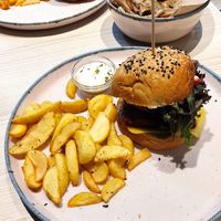 Seiten burger at Kind Kitchen in Porto