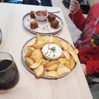 Homemade nuggets with chip portion at Kind Kitchen in Porto