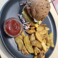 Crispy Saitan Burger   at Kind Kitchen in Porto