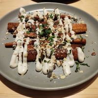 Zanahoria con queso feta vegan at Kind Kitchen in Porto