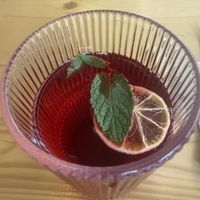 Infusión de hibisco, menta y lima  at Kind Kitchen in Porto