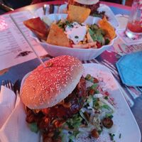 Veganer Burger mit Poutine Fries at Cafe Nord in Essen