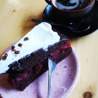 Almost perfect vegan cake at OFOF Cafebar in Offenbach