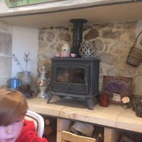 It’d be cosy later in the season too at Petit Biscuit Et Gourmandise in Puy-leveque