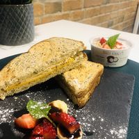 Tosta vegan com iogurt abbot Kinney’s  at Balance Fitfood in Agueda