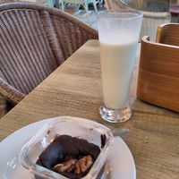 Orxata and vegan Brownie at Suc de Lluna BioCafe in Valencia