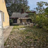 Entrance at Good Mood Food in Kuressaare