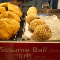 Sesame balls at Shun Xing in Central Singapore