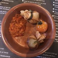 Vegetable pouches with salsa sauce at 't Zusje in Bergen Op Zoom