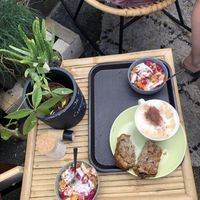 Granolasalat und Bananenbrot  at AmaZone Cafe in Moliets