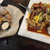 Veggie stir-fry and veggie wings at Island Wing Company in Gulf Shores