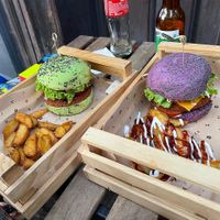 Jungle BBQ and Flower Burger with the français equivalent of patatas bravas at Flower Burger in Marseille