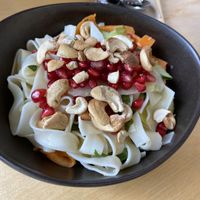 Contains honey but owner made us aware before ordering  at NOAMS Deli in Giessen