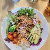 Teriyaki tsiken bowl at Rohe in Tallinn