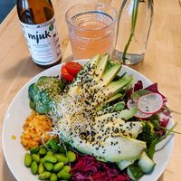 Avocado bowl at Rohe in Tallinn