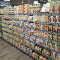 a large vegan choice at Carrefour City in Levallois-perret
