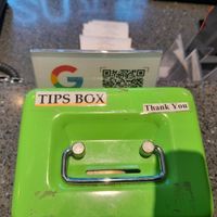 Tips box despite 10% service fee at elemen Classic 元素 . 经典 - Great World City in Central Singapore