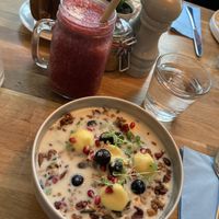 Granola & smoothie  at Little Dancer in Linz