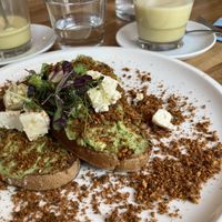 Avocado bread with „feta“ and Dukkah  at Little Dancer in Linz
