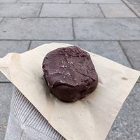Vegan wagon wheel at Staazi & Co in Adelaide