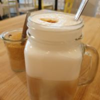 Latte Macchiato with soy milk at Cali Eats in Dusseldorf