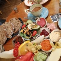 Veganer Frühstücksteller 😍 at Good Morning Monday in Berlin