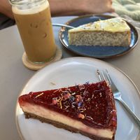 Iced Cappuccino, Zitronen-Mohn-Kuchen, Himbeer-„Cheese“cake  at LUUC Café in Saarbrucken