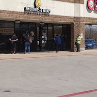 This is the storefront people usually wait outside after they placed the order at Bam's Vegan in Dallas