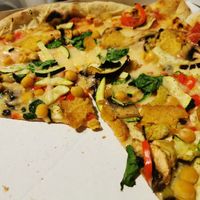 Vegan pizza with tempeh at La Pizza Berra in Liberec