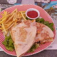 Quesadilla molto buona at America Graffiti in Brescia